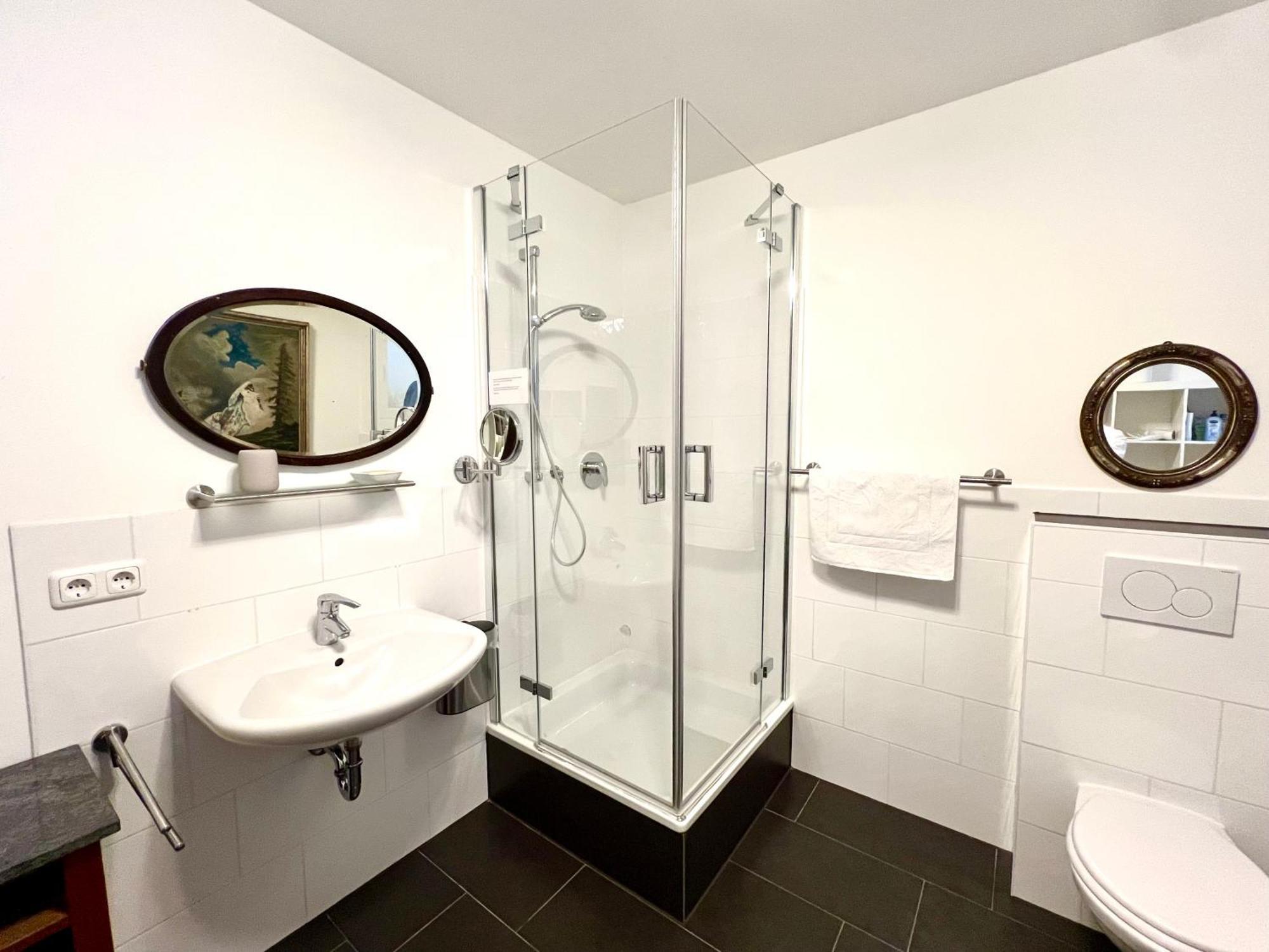 privates Doppelzimmer mit separatem Eingang Utting am Ammersee Exterior foto